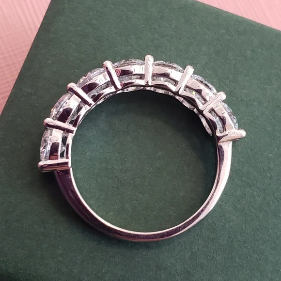 GRA CERTIFIED MOISSANITE RING SIZE 8 - Picture 5 of 7